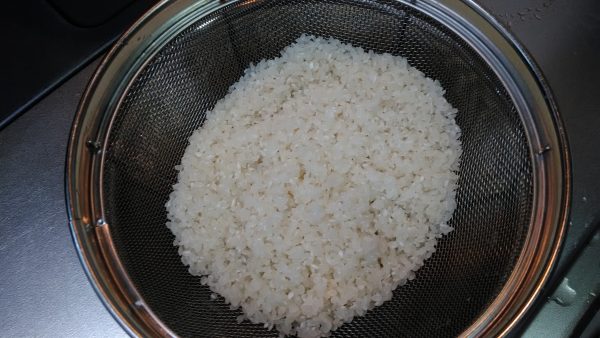 フライパンで生米からピラフを作ってみた 簡単ご飯レシピ 今日もライフは満タンだ